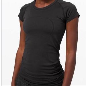 Lululemon t shirt